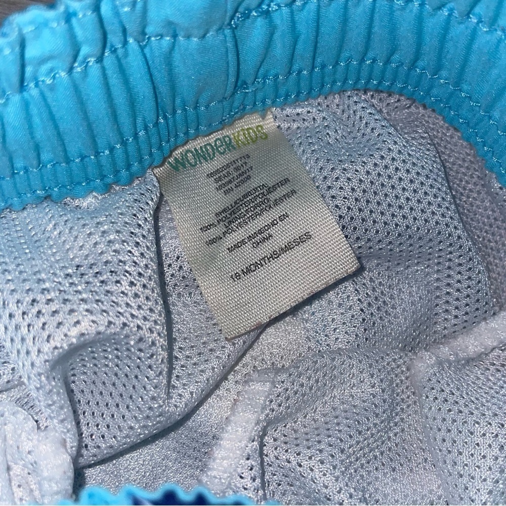 ⭐Wonder Kids Baby Boys Swim Trunks 18M⭐ - Picture 3 of 3